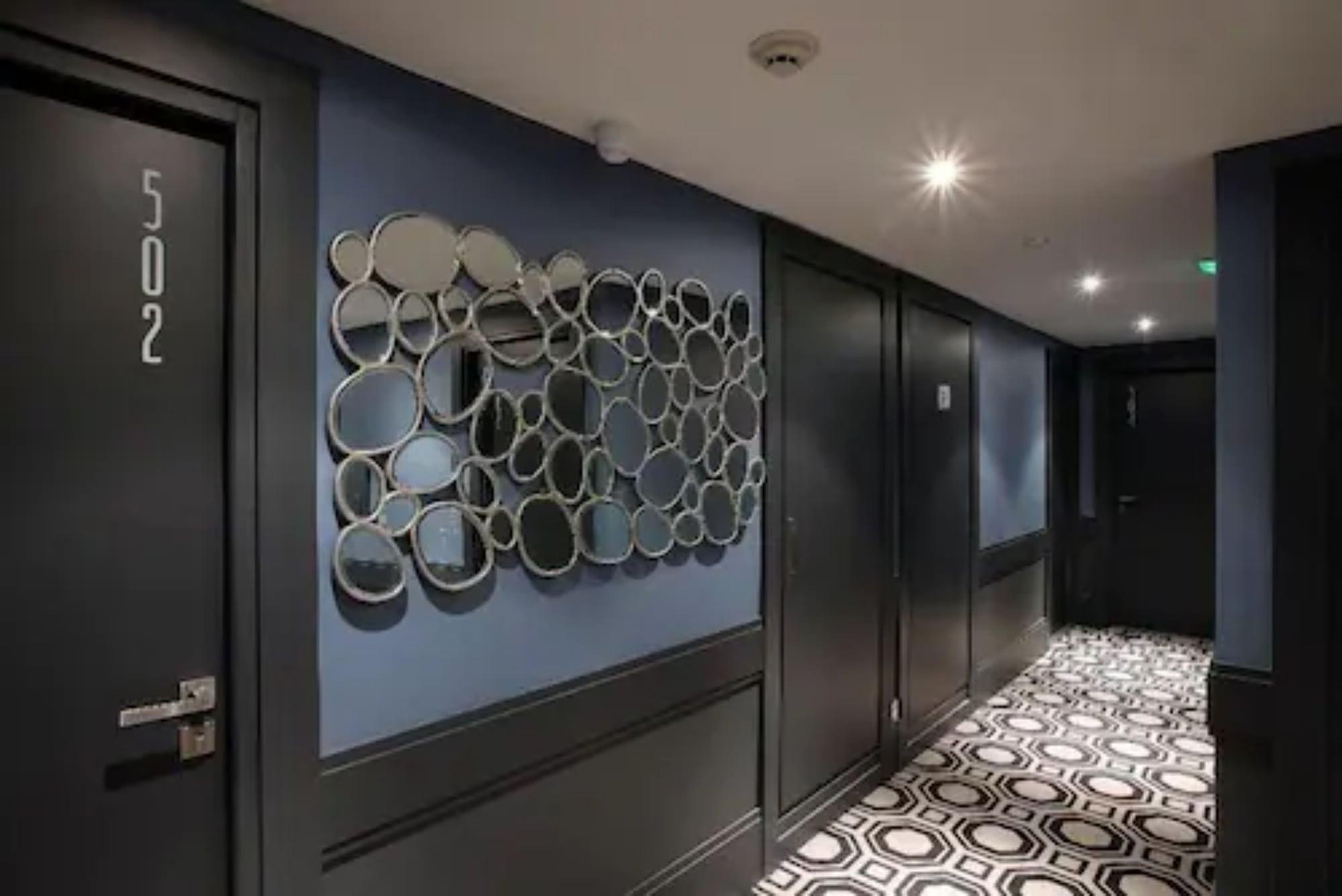 Hotel Le Cinq Hyper - Centre Chambéry Interior foto